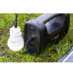 KIT INCLUDING SOLAR PANEL, POWER STATION, 3 160lm LED BULBS